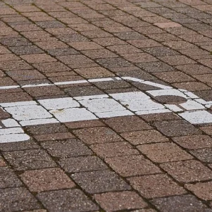 Legal Framework for Electric Vehicle Charging Service Providers in Spain: CPOs, EMSPs and Interoperability Agreements